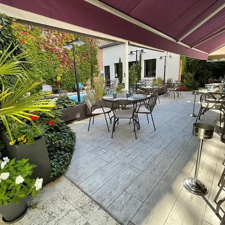 Le Pavillon D'enghien, Centre