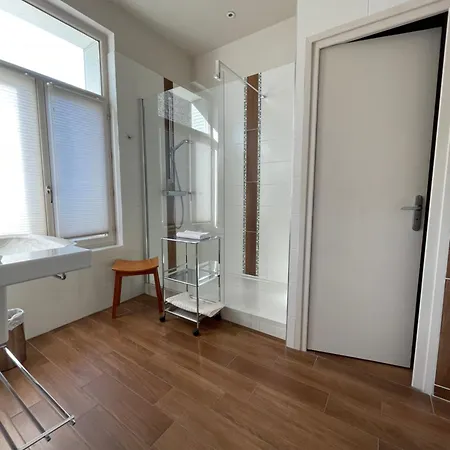 Le Pavillon D'enghien, Centre Отель