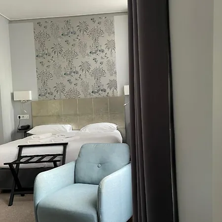 Le Pavillon D'enghien, Centre Виши