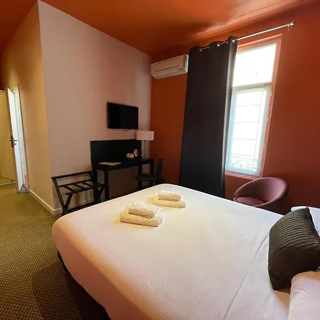 Le Pavillon D'enghien, Centre Виши