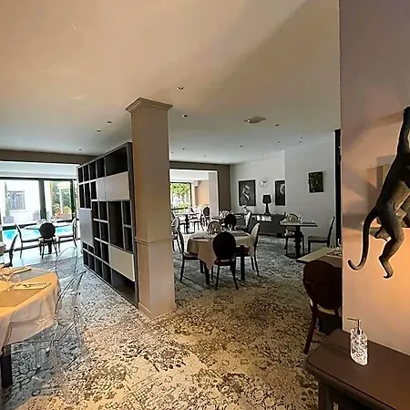 Le Pavillon D'enghien, Centre فندق 3*