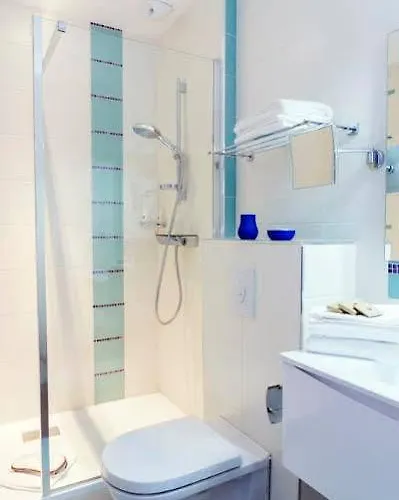 Le Pavillon D'enghien, Centre Hotel