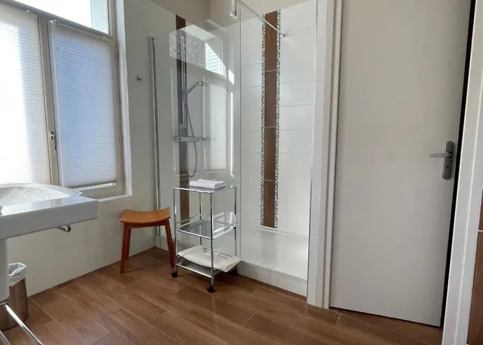 Le Pavillon D'enghien, Centre Hotel